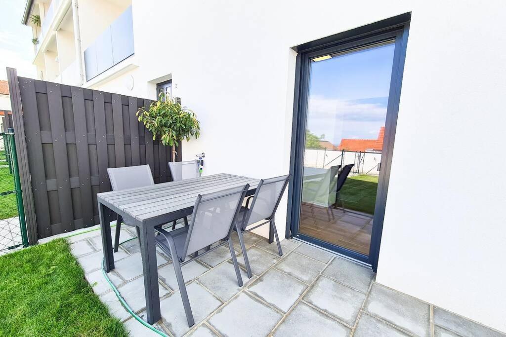 Friendship Suite Fertőmeggyes Kültér fotó