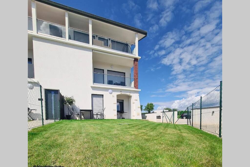 Friendship Suite Fertőmeggyes Kültér fotó