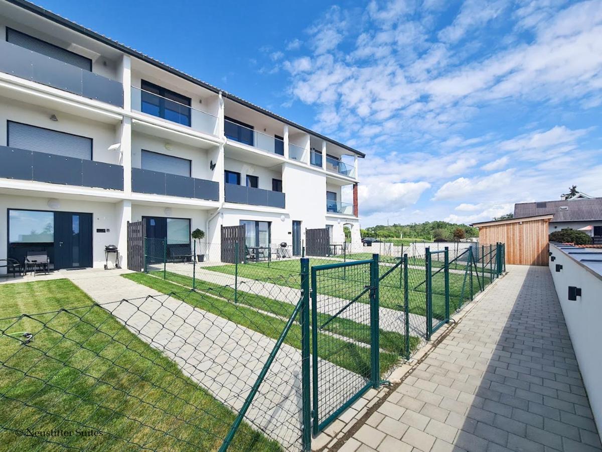 Friendship Suite Fertőmeggyes Kültér fotó