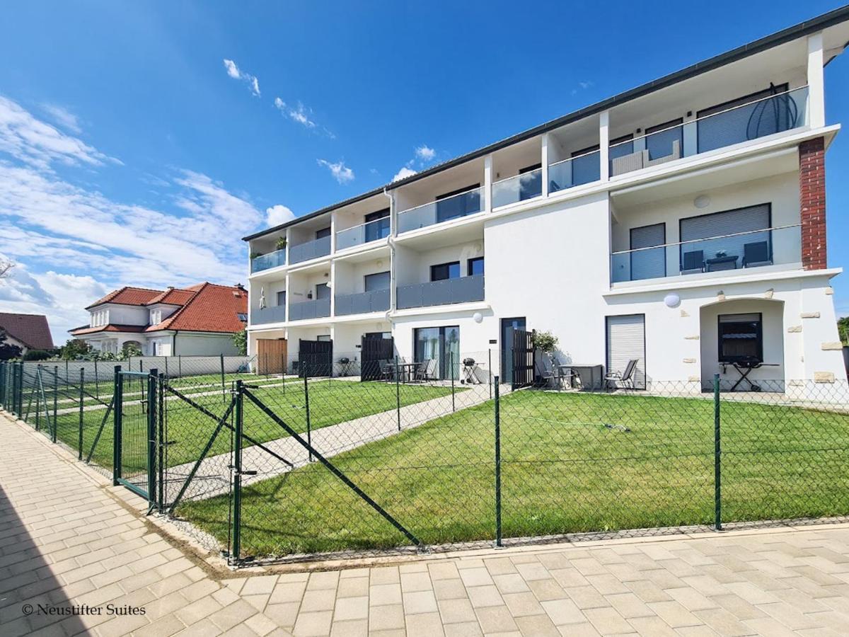 Friendship Suite Fertőmeggyes Kültér fotó